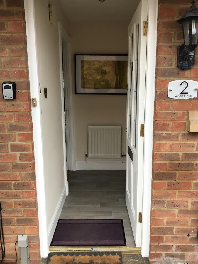 Delight Marvel - Orchard House Villa Swindon Buitenkant foto