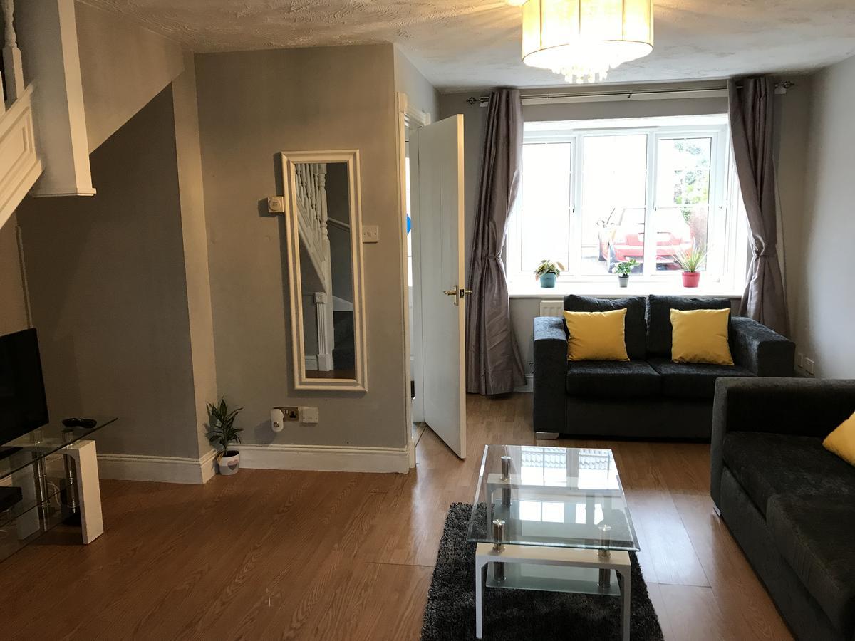 Delight Marvel - Orchard House Villa Swindon Buitenkant foto