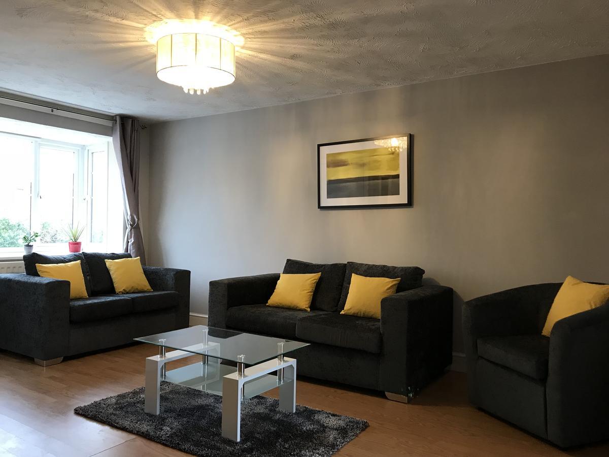 Delight Marvel - Orchard House Villa Swindon Buitenkant foto