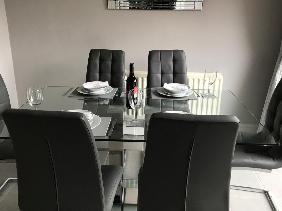 Delight Marvel - Orchard House Villa Swindon Buitenkant foto