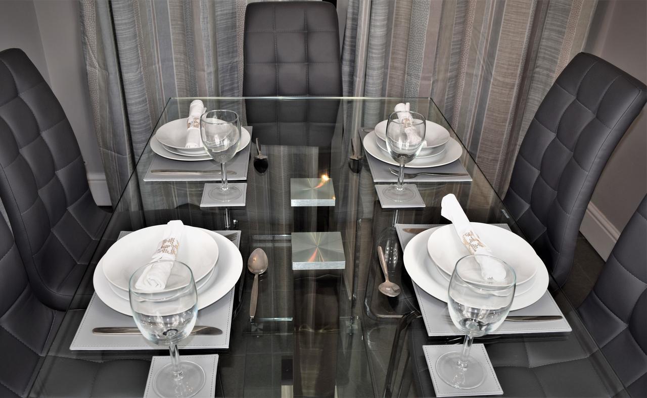 Delight Marvel - Orchard House Villa Swindon Buitenkant foto