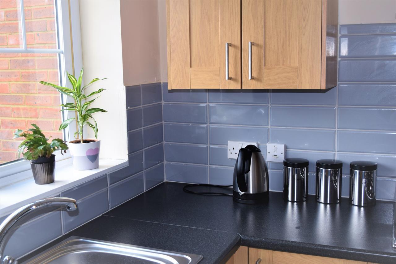 Delight Marvel - Orchard House Villa Swindon Buitenkant foto